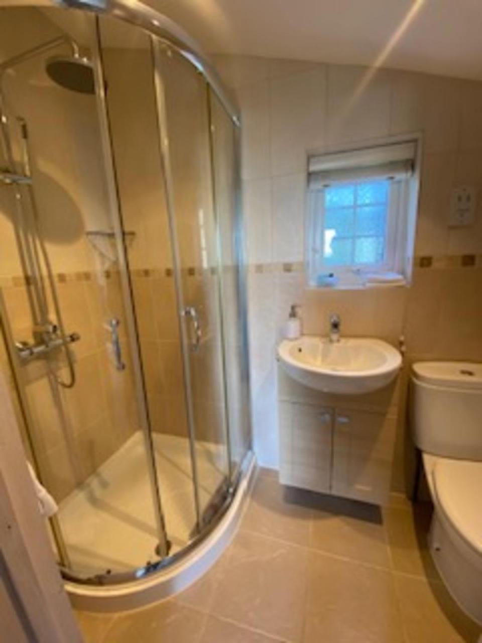 Frogwell Apartment Strete ภายนอก รูปภาพ